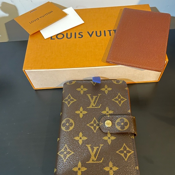 Louis Vuitton Brown and Gold Monogram Wallet - Picture 1 of 13
